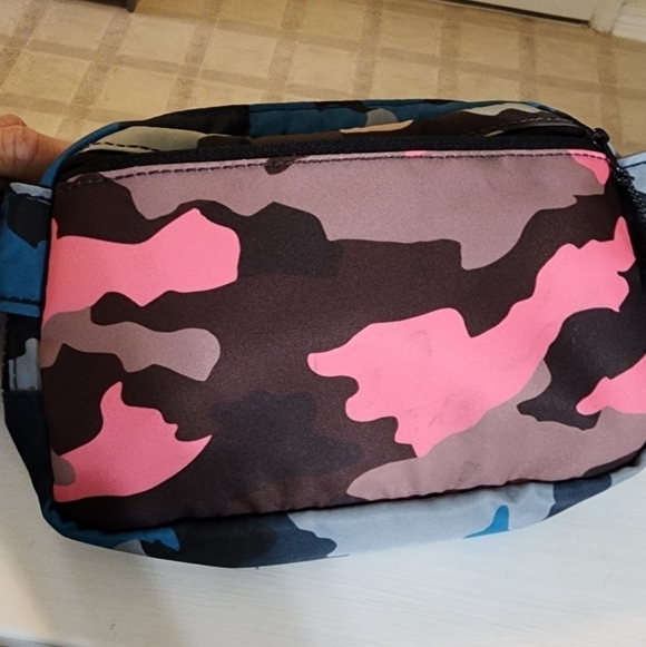 Lululemon Everywhere Belt Bag Heritage 365 Camo Hawaiian - Picture 8 of 15